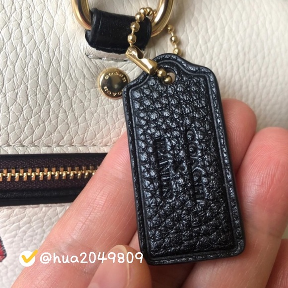 Coach X Peanuts Rowan Satchel With Snoopy - Picture 9 of 10